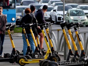 В Екатеринбурге родители подростков оплатят водителю ущерб от ДТП с электросамокатом