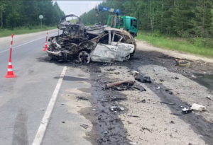 На автодороге Курган – Тюмень при столкновении «Лексуса» с большегрузом погиб водитель